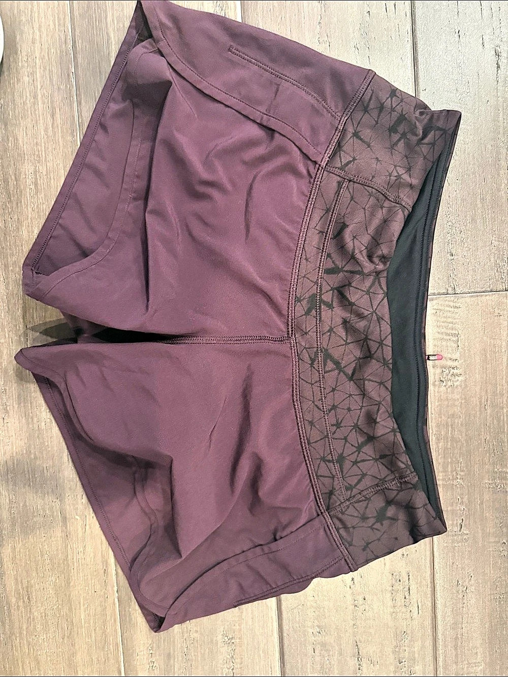 Lululemon Speed Short 2.5" Athletic Shorts Small Purple & Black. Size 4